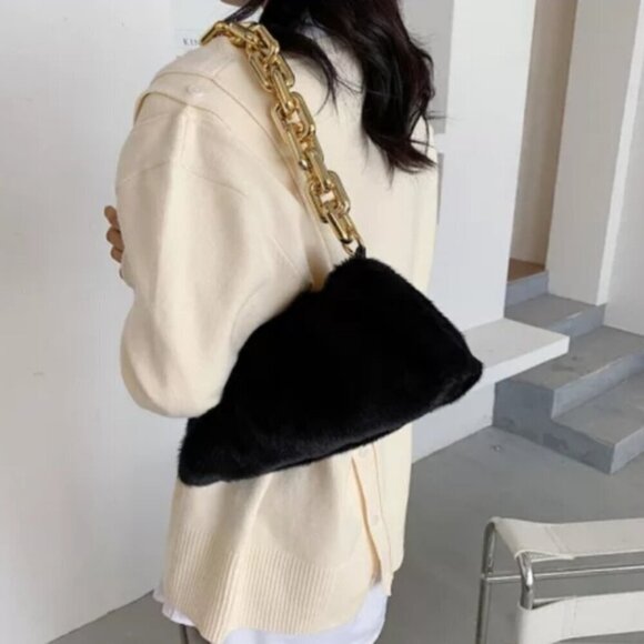 NEW BLACK PLUSH CLOUD SHOULDER BAG - Picture 3 of 4